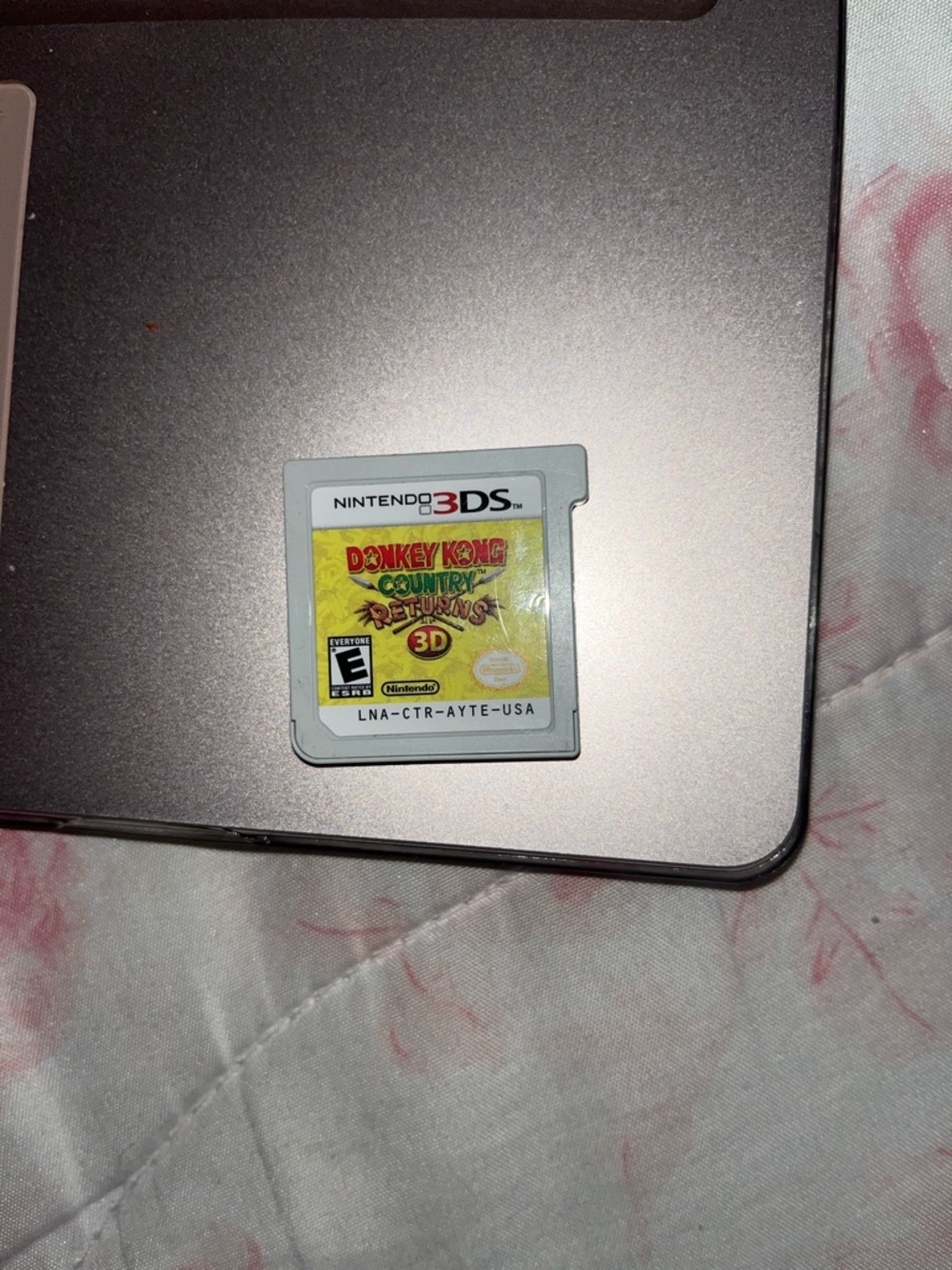 Nintendo 3DS Donkey Kong Country Returns 3D Game Card - White/Yellow